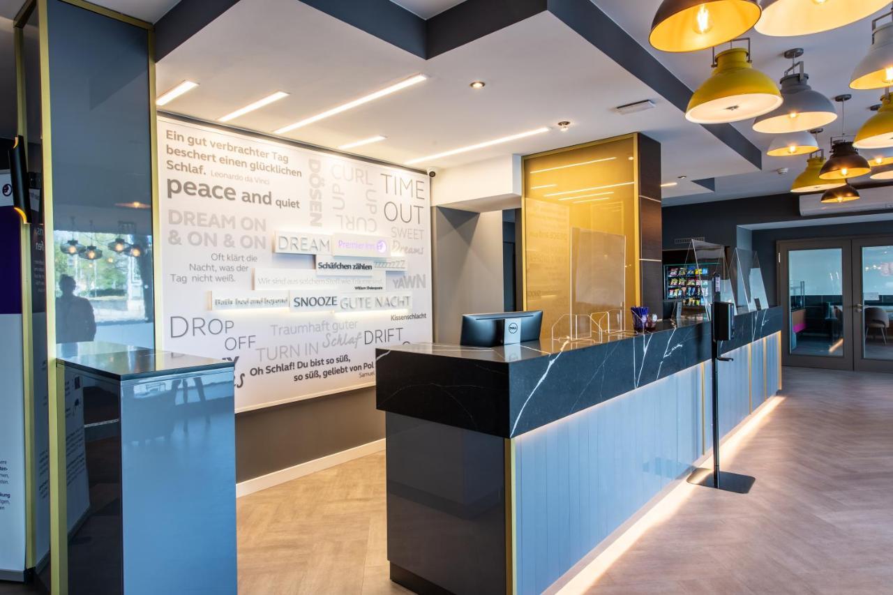 Premier Inn Saarbruecken City Centre Bagian luar foto